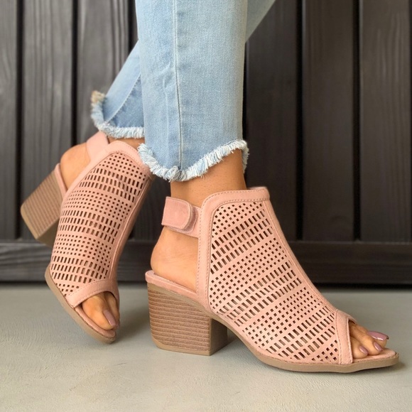 Blush Pink Perforated Velcro Comfy Stylish Sandal - Picture 5 of 5